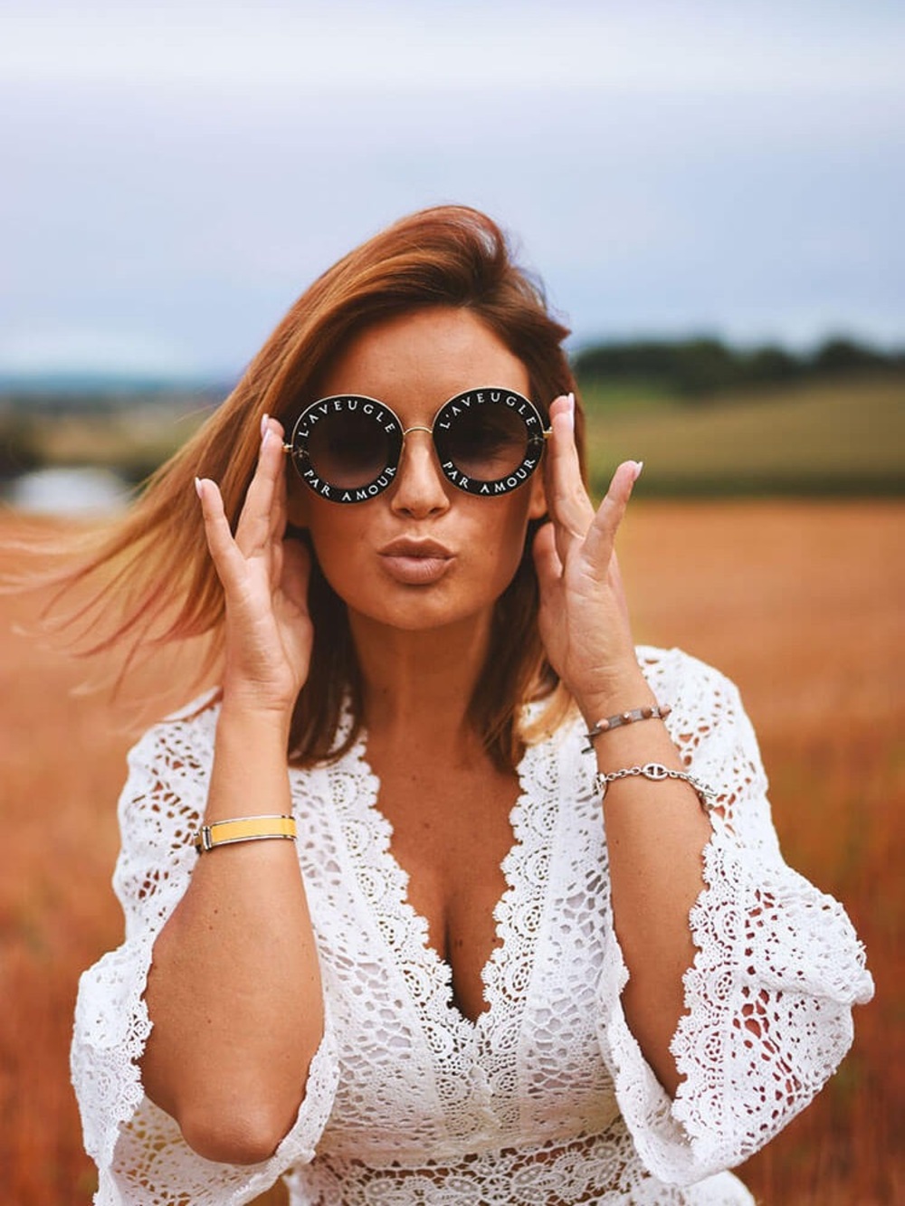 Gucci Black Round 'L'Aveugle Par Amour' Logo Sunglasses with Gold Bridge GG0113S - Picture 12 of 15